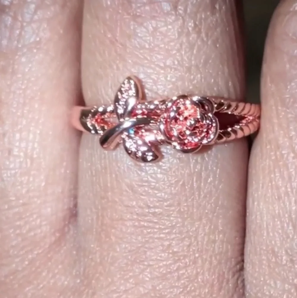 Lovely Rose Golden Intricate Detailed Rose Floral Ring
